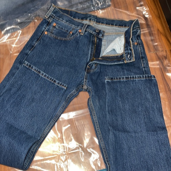 Men Levi 505. Waist 33 length 32. - Picture 3 of 8